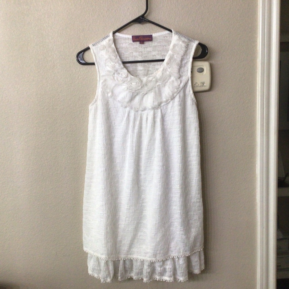 Sweet Sinammon White sleeveless dress size small. Very cute